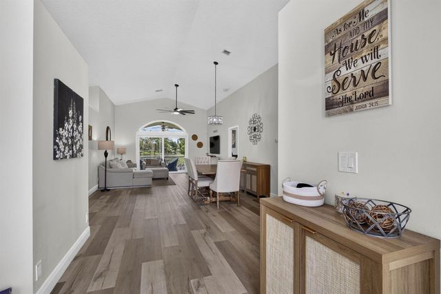 120 Saratoga Boulevard E, Royal Palm Beach, FL 33411
