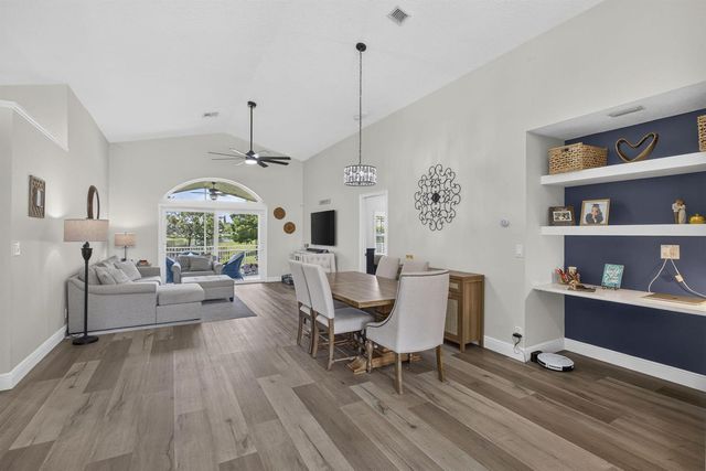 120 Saratoga Boulevard E, Royal Palm Beach, FL 33411