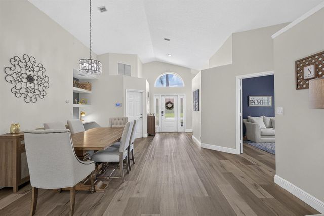 120 Saratoga Boulevard E, Royal Palm Beach, FL 33411