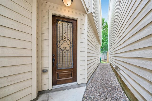 5513 Petty Street C, Houston, TX 77007