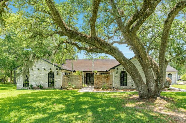 5599 County Road 362, Sweeny, TX 77480