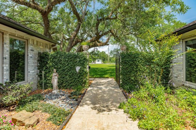 5599 County Road 362, Sweeny, TX 77480