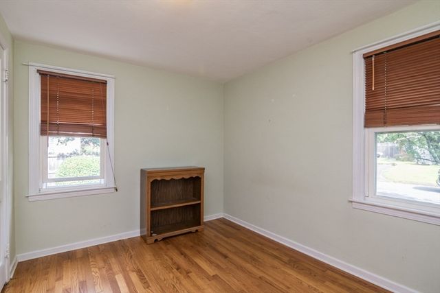 202 Jackson St, Northampton, MA 01060
