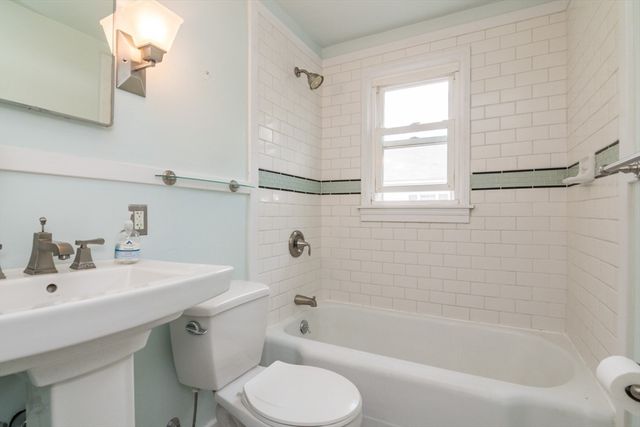 202 Jackson St, Northampton, MA 01060