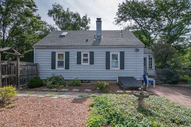 202 Jackson St, Northampton, MA 01060