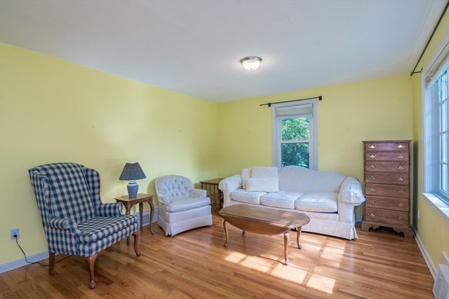 202 Jackson St, Northampton, MA 01060