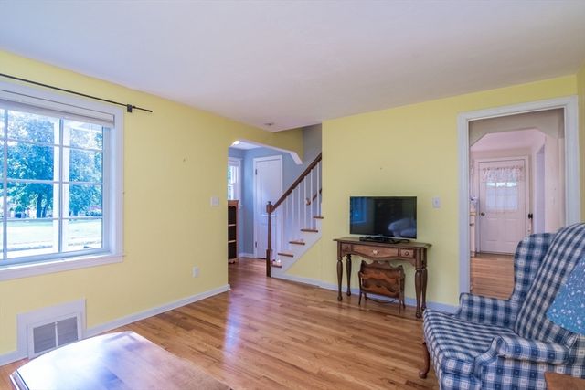 202 Jackson St, Northampton, MA 01060