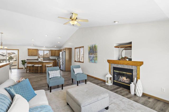 1032 VISTA RIDGE Drive, Mount Horeb, WI 53572