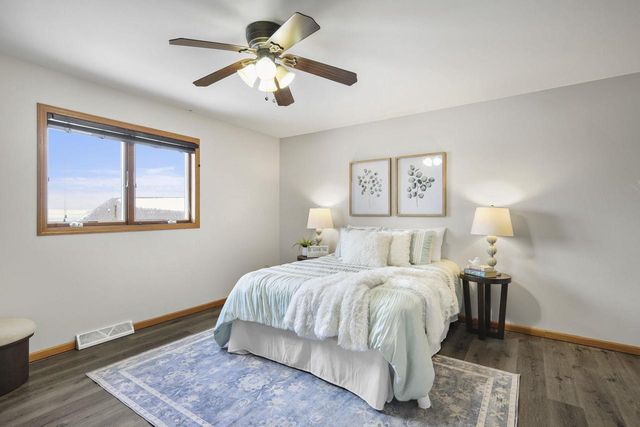 1032 VISTA RIDGE Drive, Mount Horeb, WI 53572