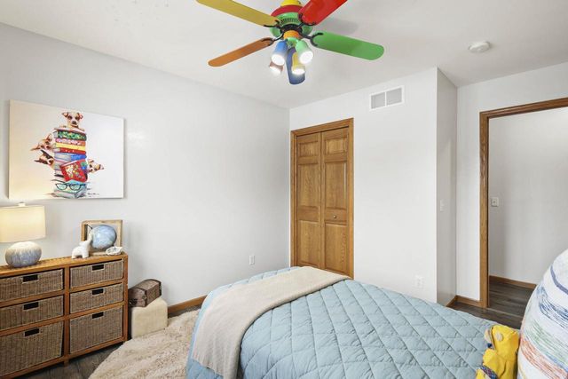 1032 VISTA RIDGE Drive, Mount Horeb, WI 53572