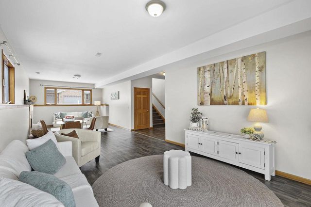 1032 VISTA RIDGE Drive, Mount Horeb, WI 53572