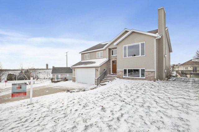 1032 VISTA RIDGE Drive, Mount Horeb, WI 53572