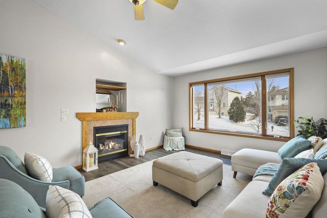 1032 VISTA RIDGE Drive, Mount Horeb, WI 53572