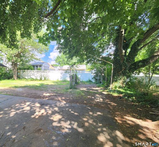 29 Palm Street, Manchester, CT 06040