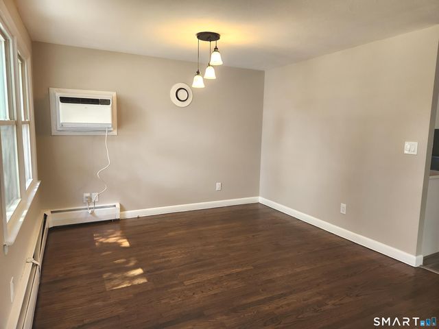 29 Palm Street, Manchester, CT 06040
