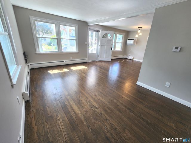 29 Palm Street, Manchester, CT 06040