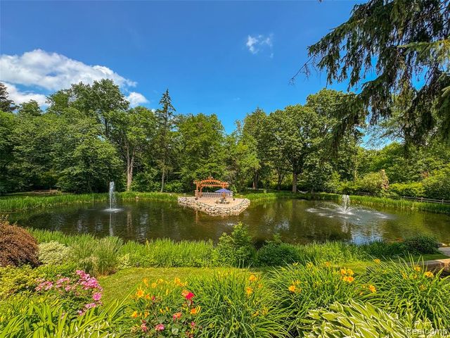 3985 S Ellamae Road, Oakland, MI 48363