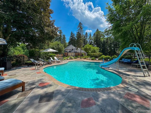 3985 S Ellamae Road, Oakland, MI 48363