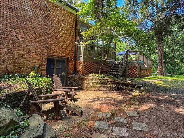 3985 S Ellamae Road, Oakland, MI 48363