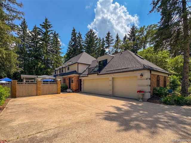 3985 S Ellamae Road, Oakland, MI 48363
