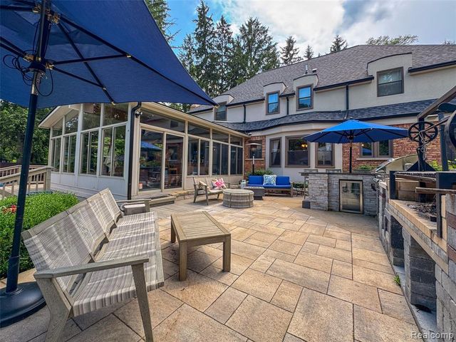 3985 S Ellamae Road, Oakland, MI 48363