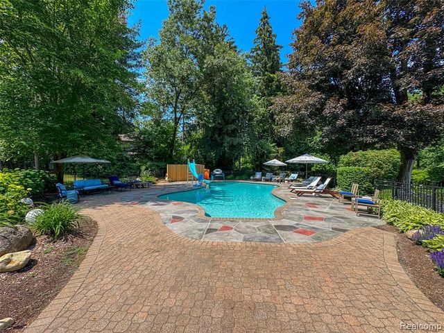 3985 S Ellamae Road, Oakland, MI 48363