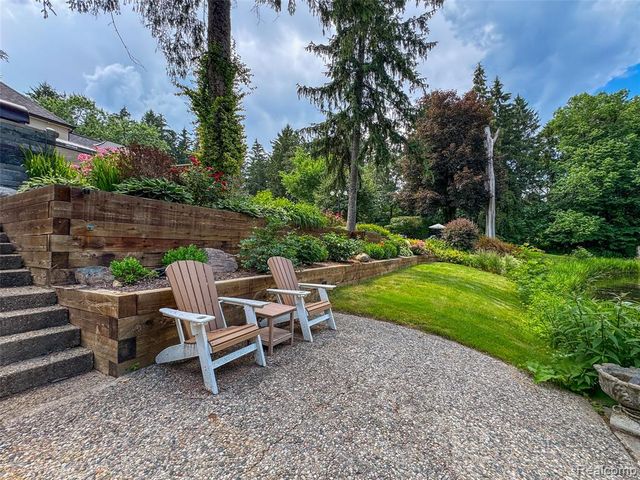 3985 S Ellamae Road, Oakland, MI 48363