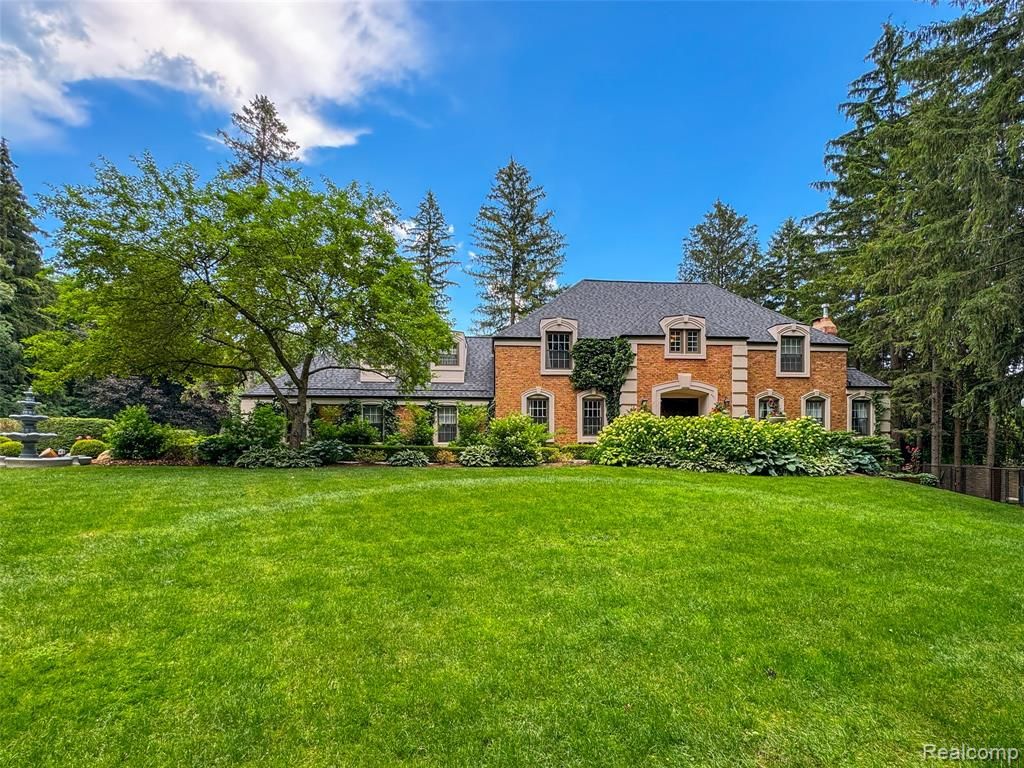 3985 S Ellamae Road, Oakland, MI 48363