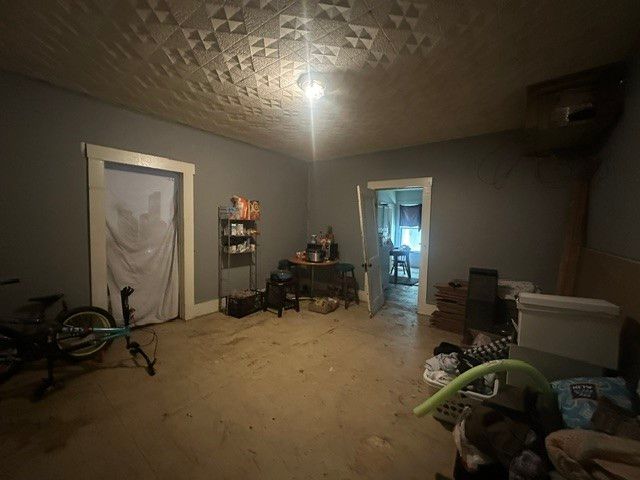 828 E Price Street, Paris, TX 75460