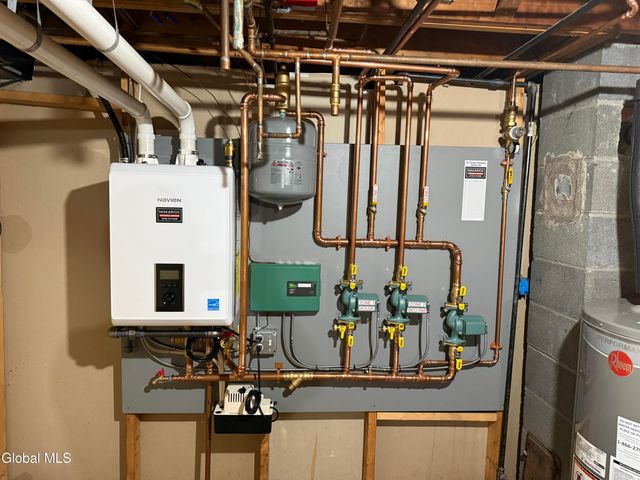 47 Pinewood Road, Queensbury, NY 12804