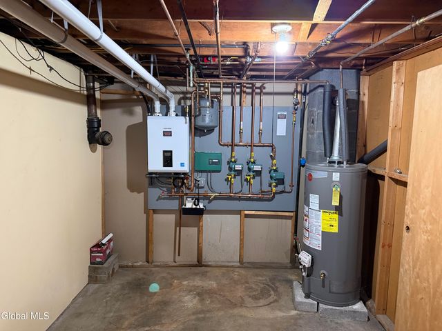 47 Pinewood Road, Queensbury, NY 12804