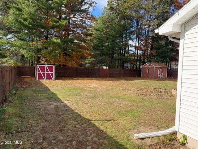 47 Pinewood Road, Queensbury, NY 12804