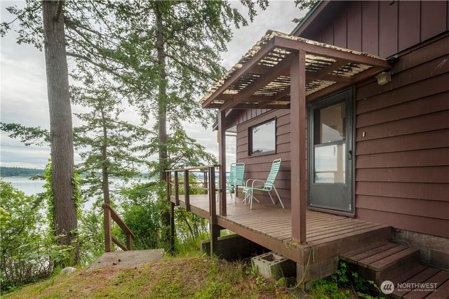 2351 N Nugent Road, Lummi Island, WA 98262