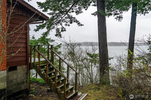 2351 N Nugent Road, Lummi Island, WA 98262