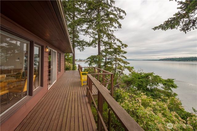 2351 N Nugent Road, Lummi Island, WA 98262