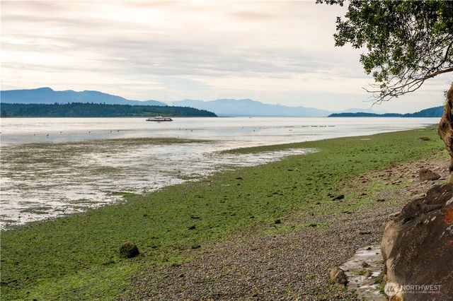 2351 N Nugent Road, Lummi Island, WA 98262