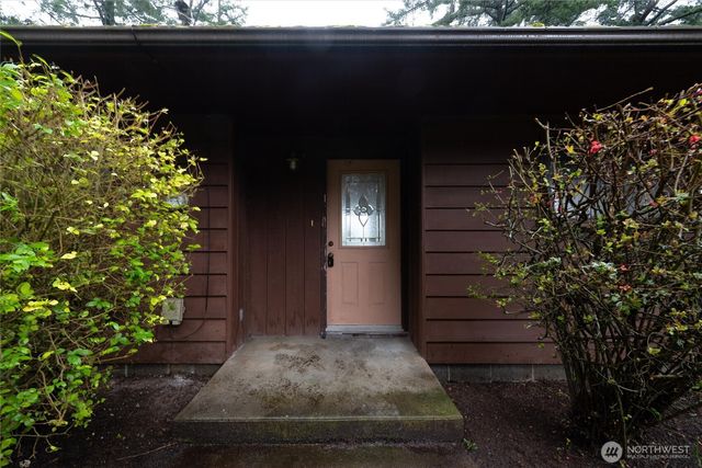 2351 N Nugent Road, Lummi Island, WA 98262