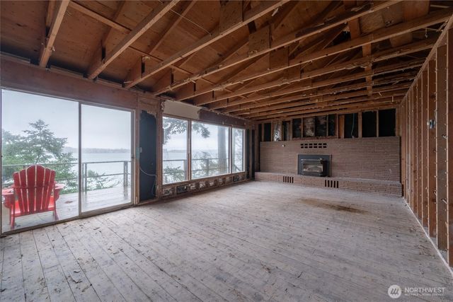 2351 N Nugent Road, Lummi Island, WA 98262