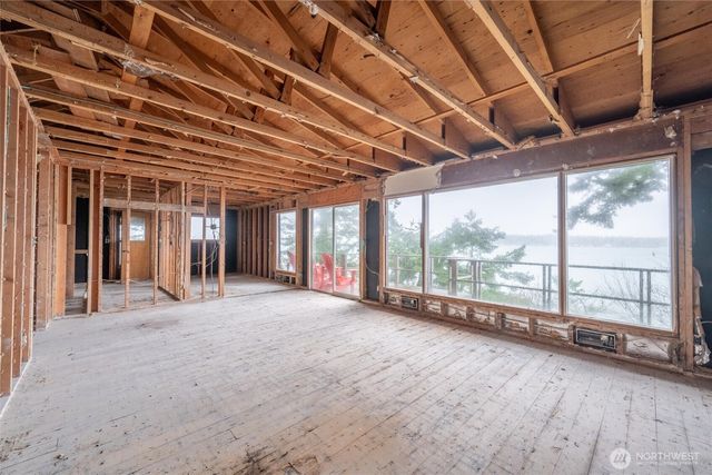 2351 N Nugent Road, Lummi Island, WA 98262