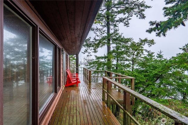 2351 N Nugent Road, Lummi Island, WA 98262