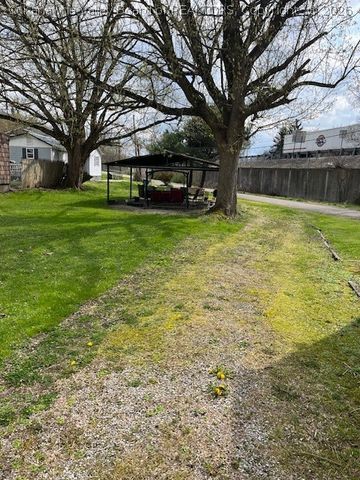 300 67th Street Se, Charleston, WV 25304