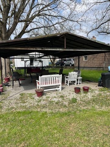 300 67th Street Se, Charleston, WV 25304