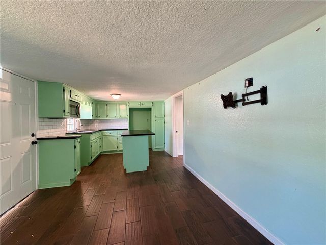 322 Hays Road, Oyster Creek, TX 77541