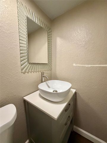 322 Hays Road, Oyster Creek, TX 77541