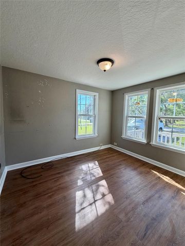 322 Hays Road, Oyster Creek, TX 77541