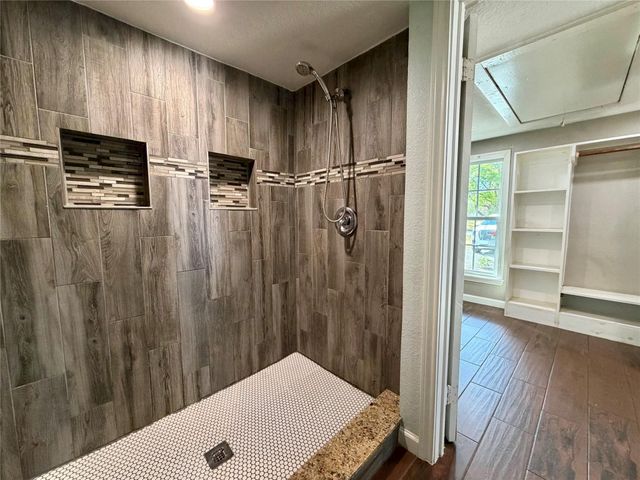 322 Hays Road, Oyster Creek, TX 77541