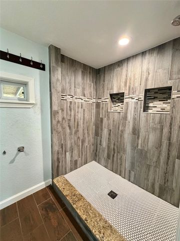 322 Hays Road, Oyster Creek, TX 77541