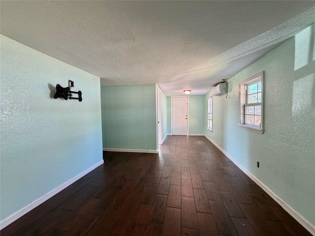 322 Hays Road, Oyster Creek, TX 77541