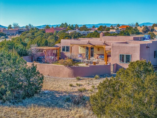 8 S Arroyo Ridge Road, Santa Fe, NM 87508