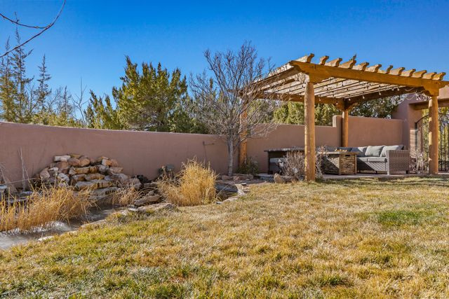 8 S Arroyo Ridge Road, Santa Fe, NM 87508